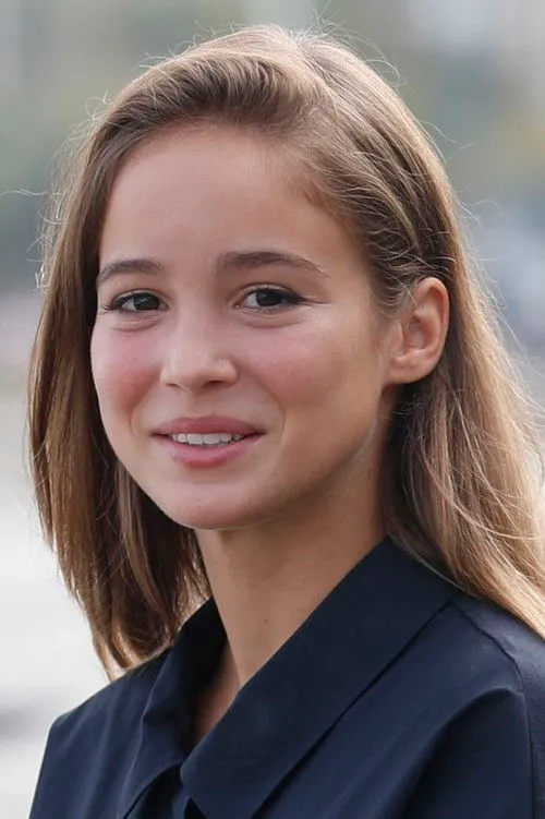 Alba Baptista photo