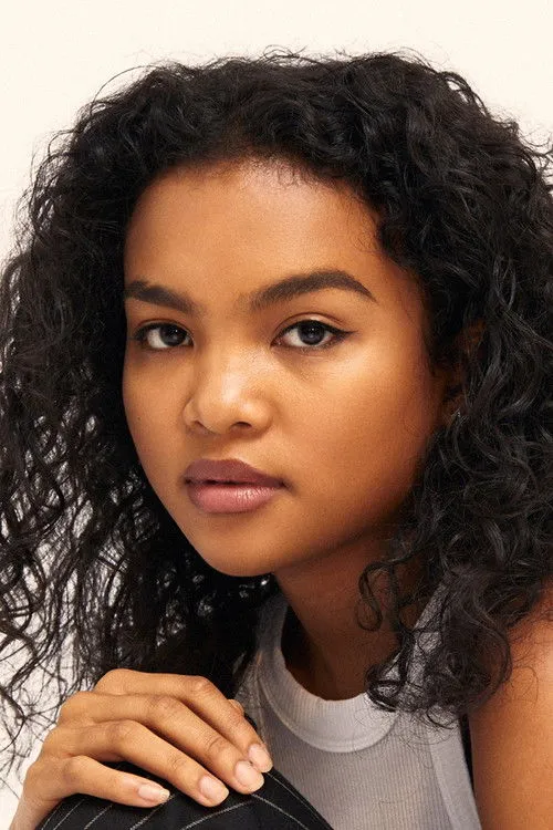 Mia Isaac photo