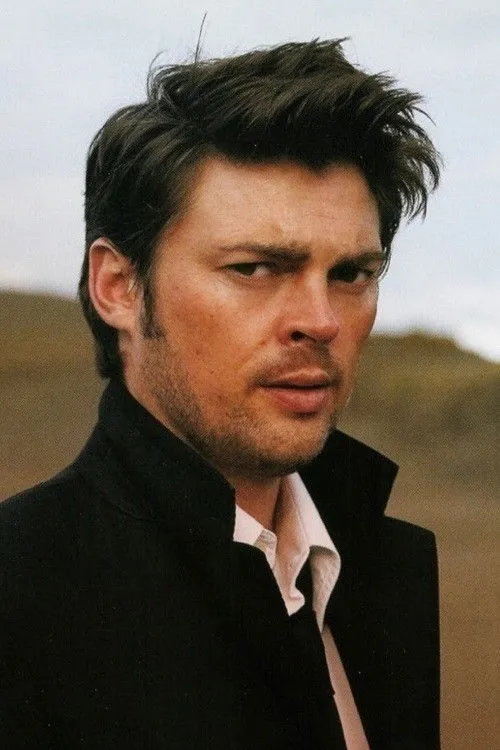 Karl Urban photo