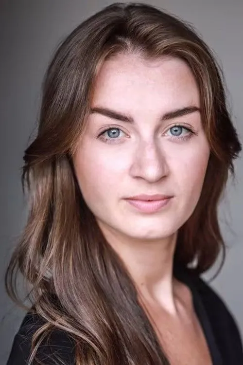 Holly-Anne Hull photo