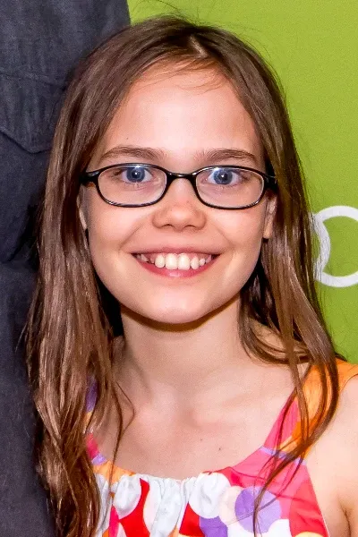 Oona Laurence photo