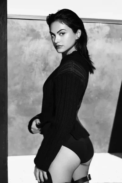 Camila Mendes photo