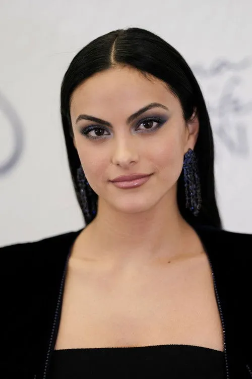 Camila Mendes photo