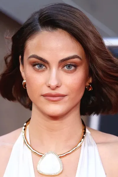 Camila Mendes photo