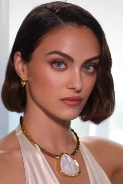 Camila Mendes photo