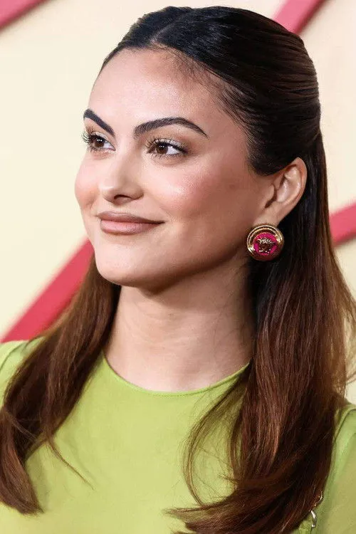 Camila Mendes photo