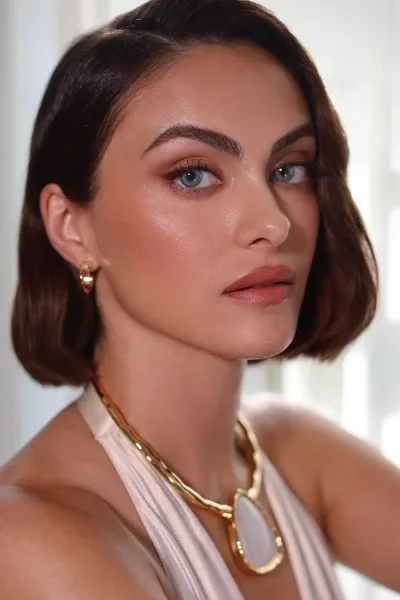 Camila Mendes photo
