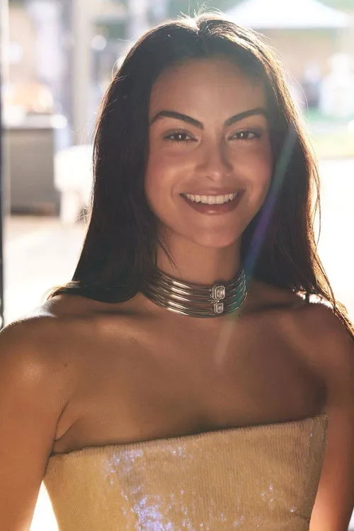 Camila Mendes photo