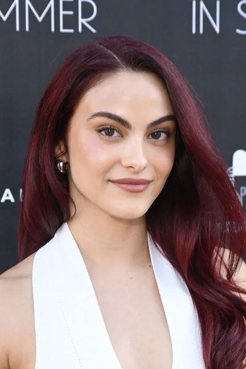 Camila Mendes photo
