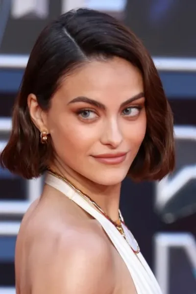Camila Mendes photo