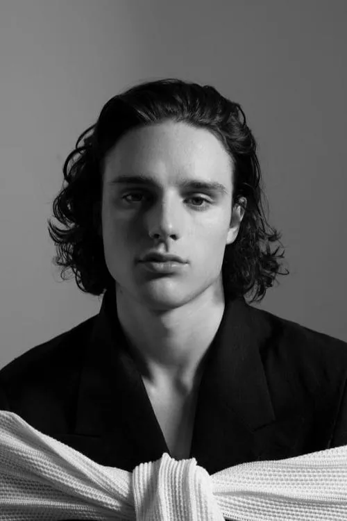 Harry Collett photo
