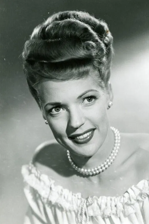 Anne Gwynne photo