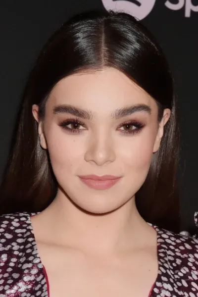 Hailee Steinfeld photo
