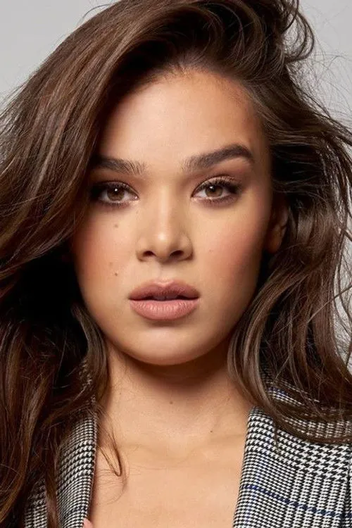 Hailee Steinfeld photo