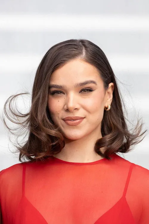 Hailee Steinfeld photo