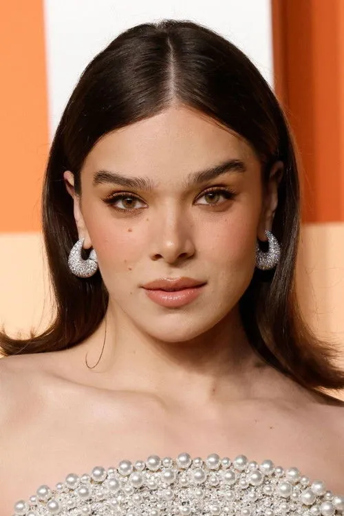 Hailee Steinfeld photo