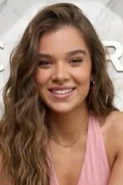 Hailee Steinfeld photo