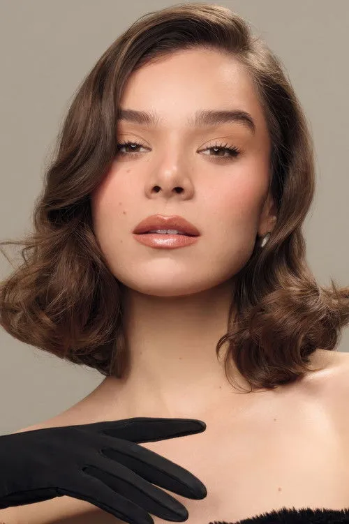Hailee Steinfeld photo