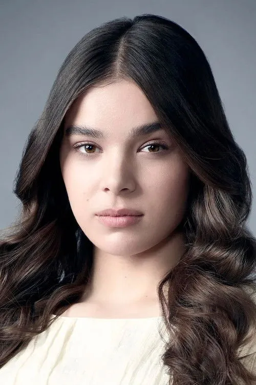 Hailee Steinfeld photo