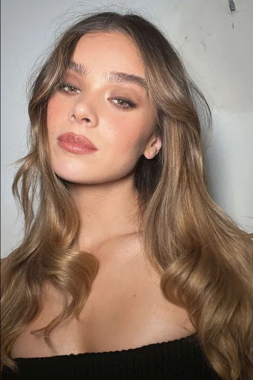 Hailee Steinfeld photo