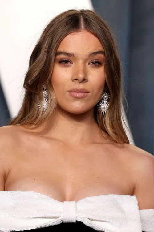 Hailee Steinfeld photo