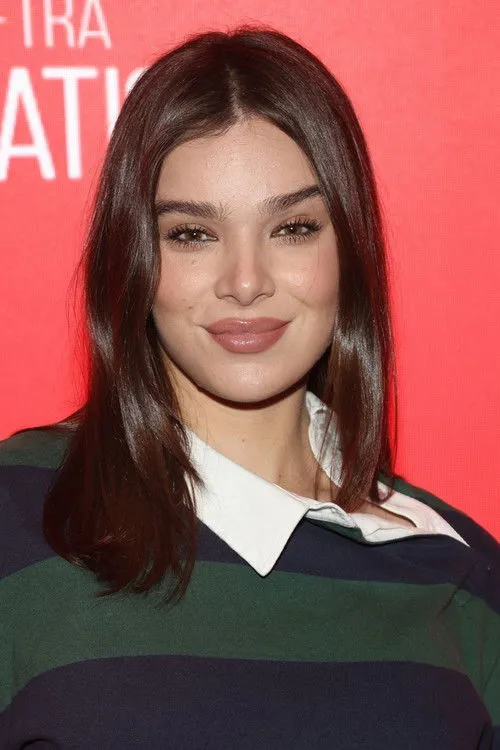 Hailee Steinfeld photo