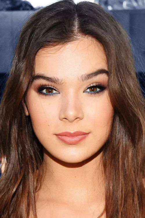 Hailee Steinfeld photo