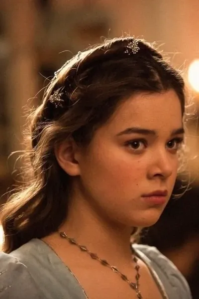 Hailee Steinfeld photo