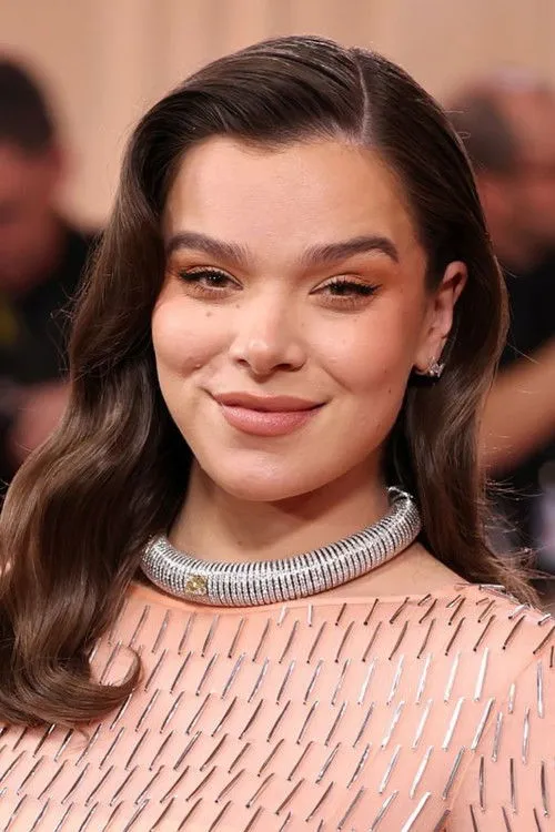 Hailee Steinfeld photo