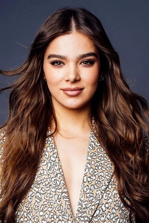 Hailee Steinfeld photo