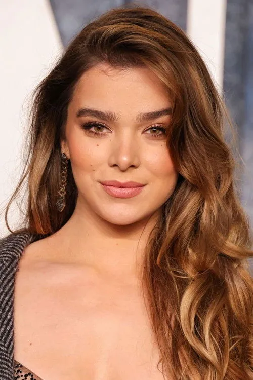 Hailee Steinfeld photo