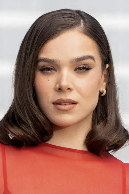 Hailee Steinfeld photo