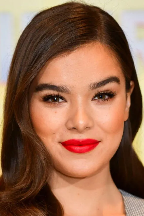 Hailee Steinfeld photo