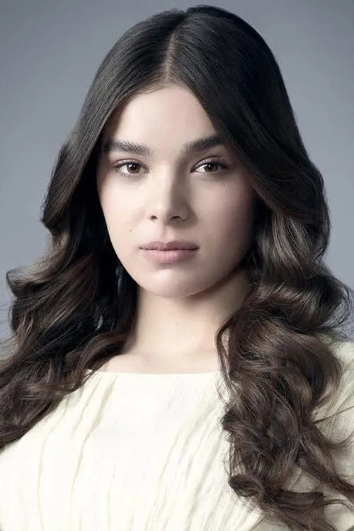 Hailee Steinfeld photo
