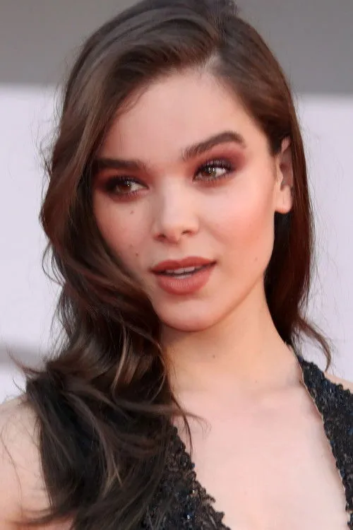 Hailee Steinfeld photo