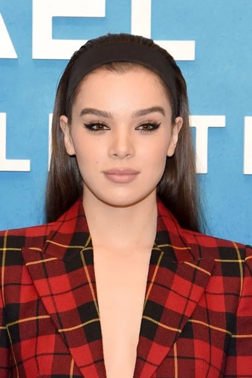 Hailee Steinfeld photo