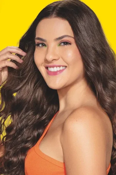 Lívia Inhudes photo
