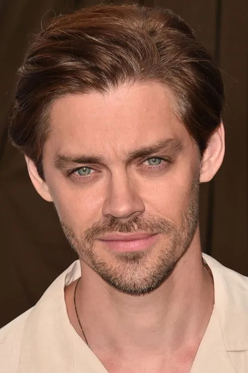 Tom Payne photo