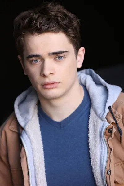 Gabriel Warburton photo