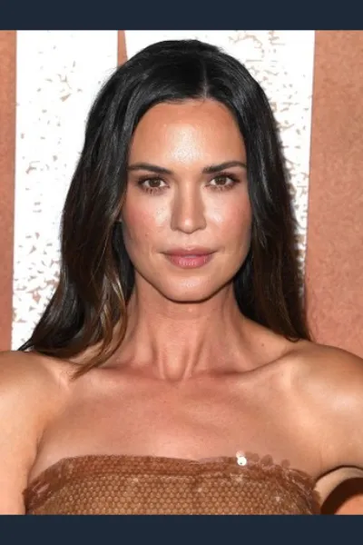 Odette Annable photo