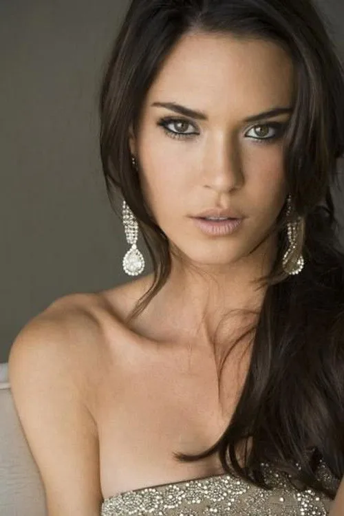 Odette Annable photo