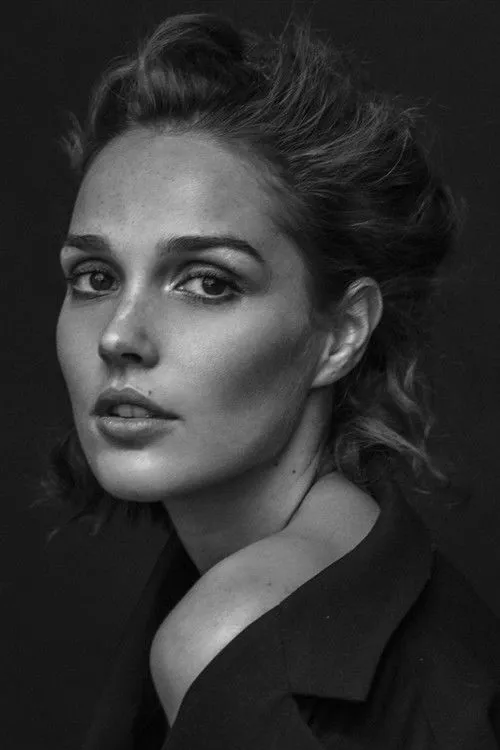 Camille Lou photo