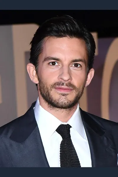 Jonathan Bailey photo