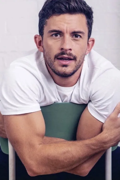 Jonathan Bailey photo