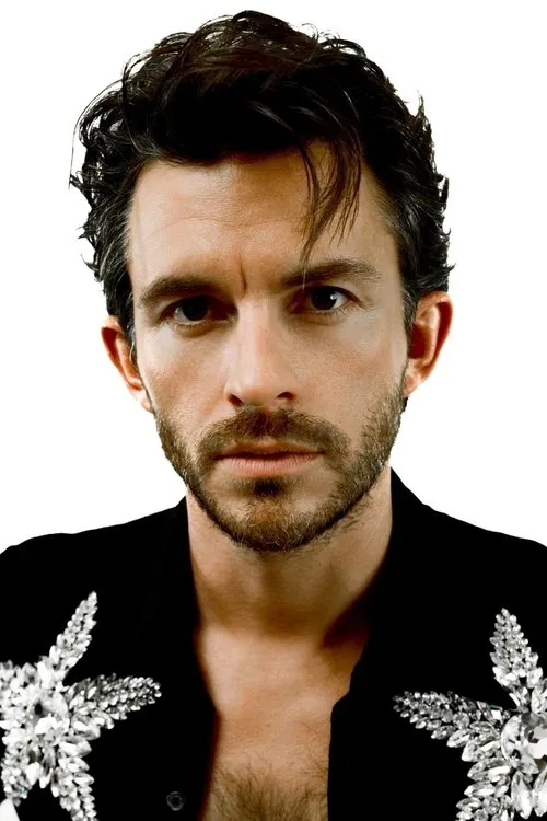 Jonathan Bailey photo