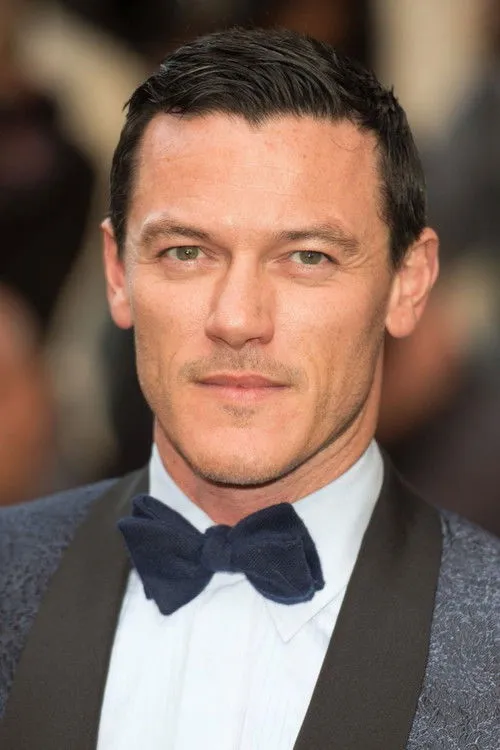 Luke Evans photo