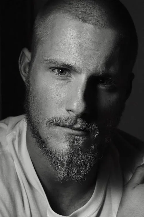 Alexander Ludwig photo
