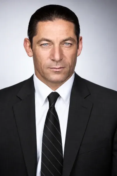 Jason Isaacs