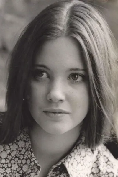 Lynne Frederick photo