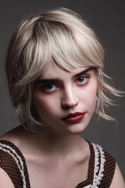 Sophie Thatcher photo